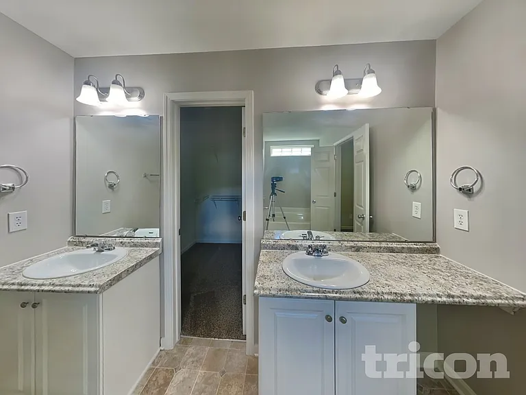711 Archers Ln — Photo 8