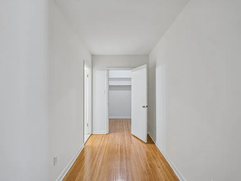 One Montgomery — Photo 20