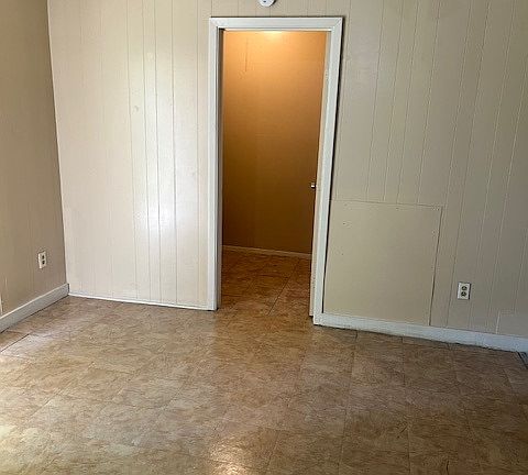 Dining Room
Door leads to Laundry Room
