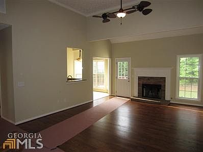 5th image of 65 Tyler Woods Dr