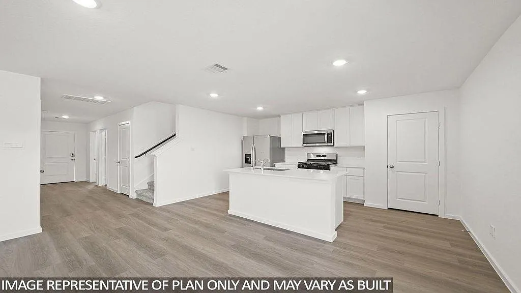 5 bed, 3.0 bath, $3,200 — Photo 3
