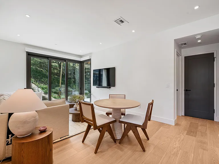 1 Oak Shore Dr #A — Photo 10