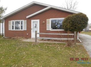 2015 W Baywood Dr, Oregon, OH 43616