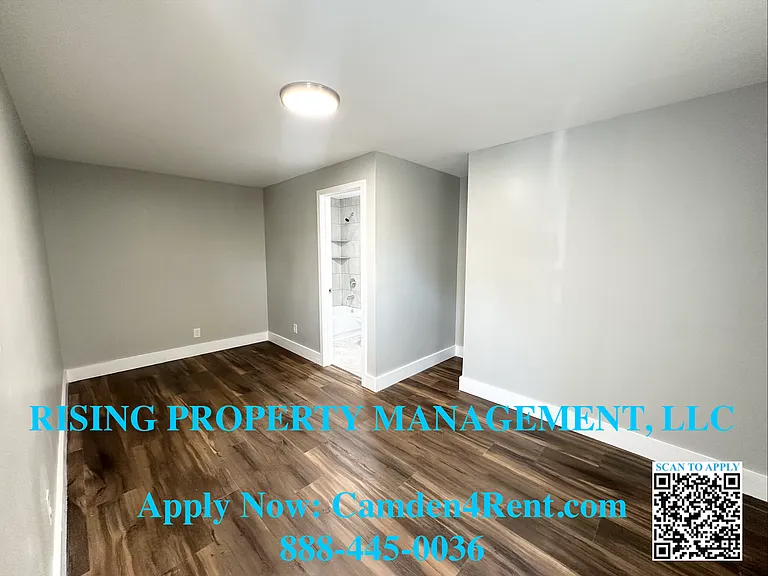 1430 Kenwood Ave — Photo 2