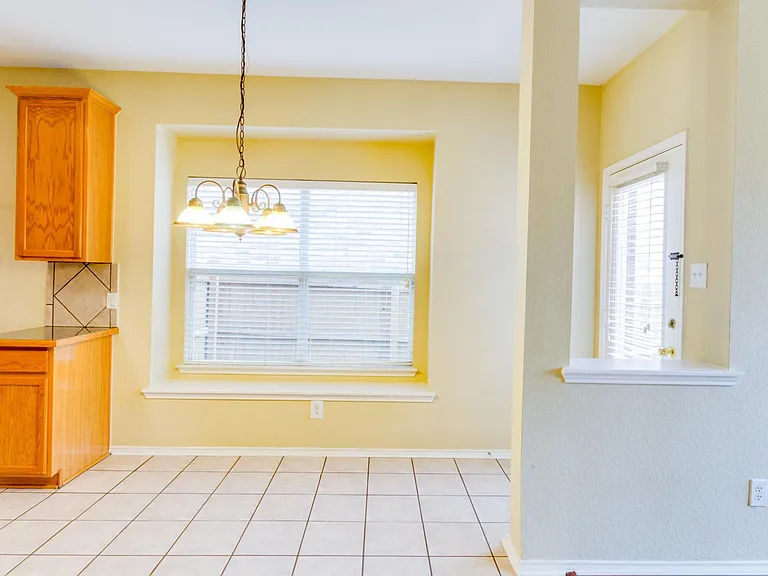 409 Knoll Park Ct — Photo 11