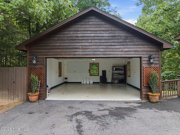 4th image of 310 Rising Fawn Lane