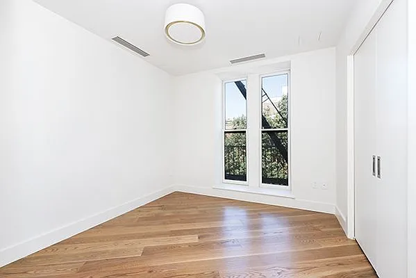 Rented by Bold New York | media 25