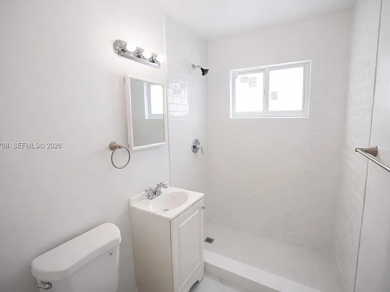 1070 NE 80th St #2 — Photo 4