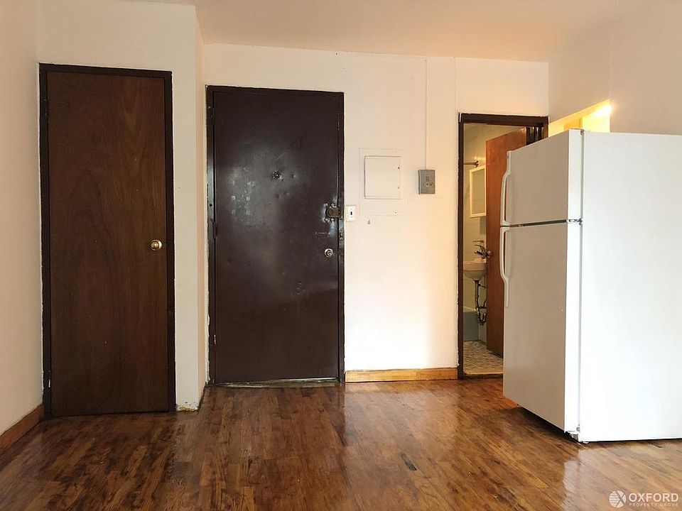 2nd image of 391 8th Ave APT 2
