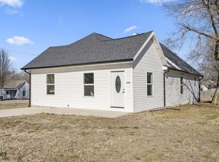 103 E Anderson St, Aurora, MO 65605