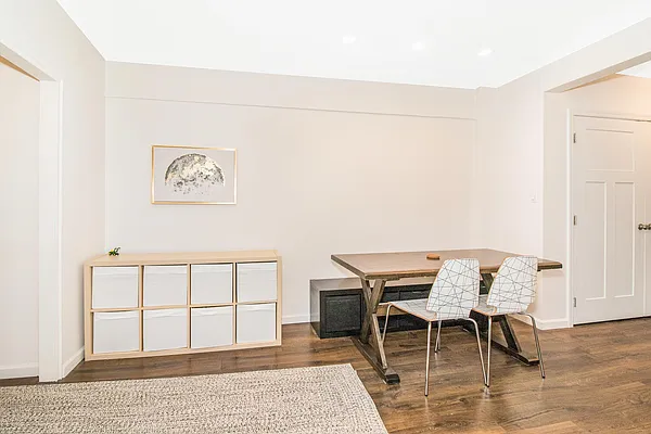 Sold by Re/Max In The City | media 35