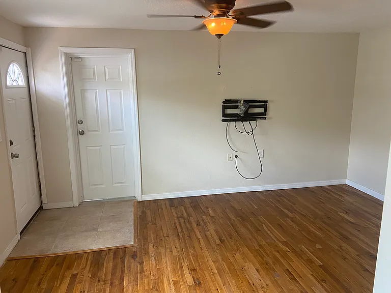 515 E Adalee St — Photo 19
