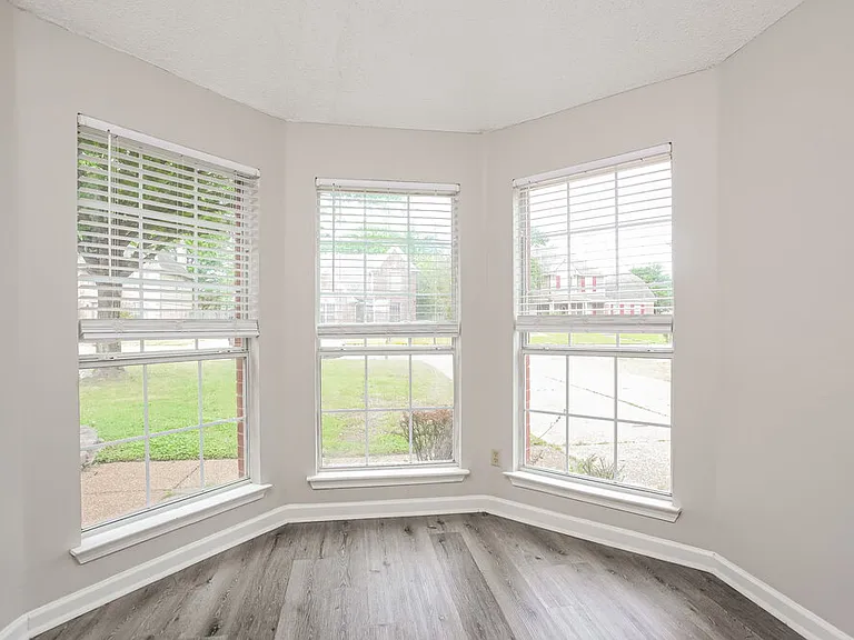 7234 Fox Creek Dr — Photo 6