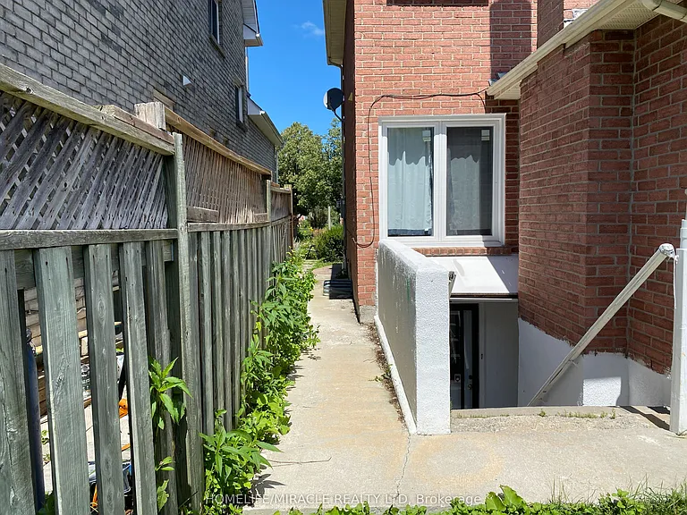 204 Delaney Dr #BASEMENT — Photo 14
