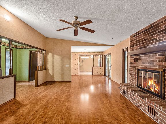 4th image of 1412 Cresswell Dr
