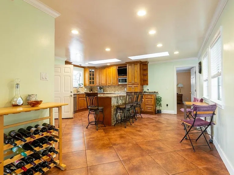 515 Flynn Ave — Photo 7