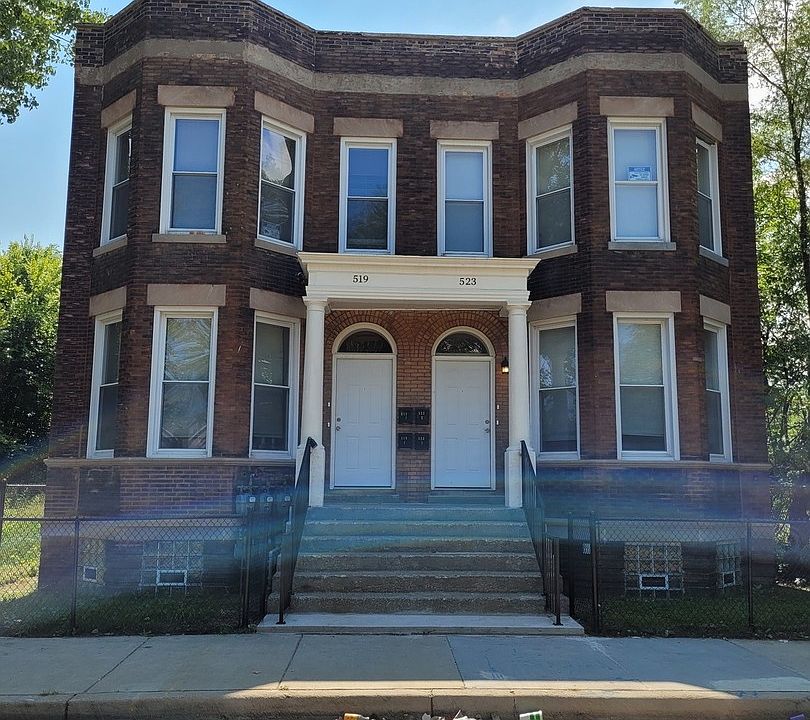 1st image of 523 W 65th Pl