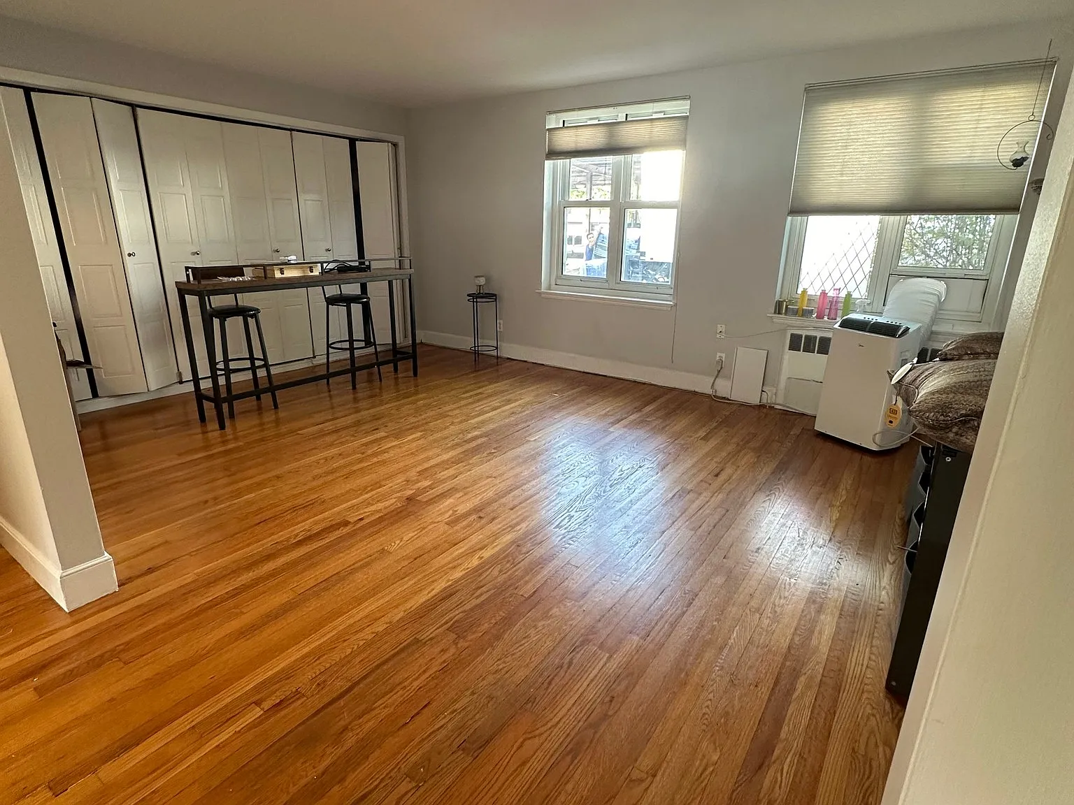 2 bed, 1.0 bath, $2,700 — Photo 4