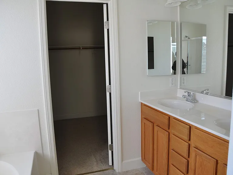 5400 Cliff House Way — Photo 5