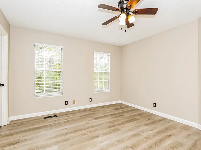 5340 Village Way — Photo 8