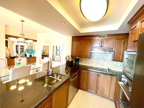 Upgraded Kitchen with top of the line Vikings Stainless steel appliances