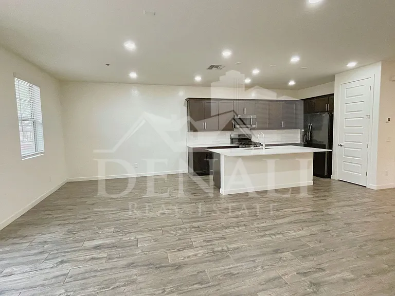 17155 N 9th Pl — Photo 15