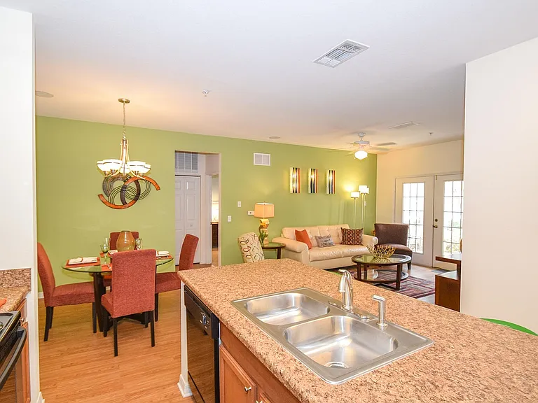 Capital Walk Apartments — Photo 23