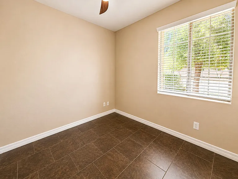 8206 S 22nd Ln — Photo 23