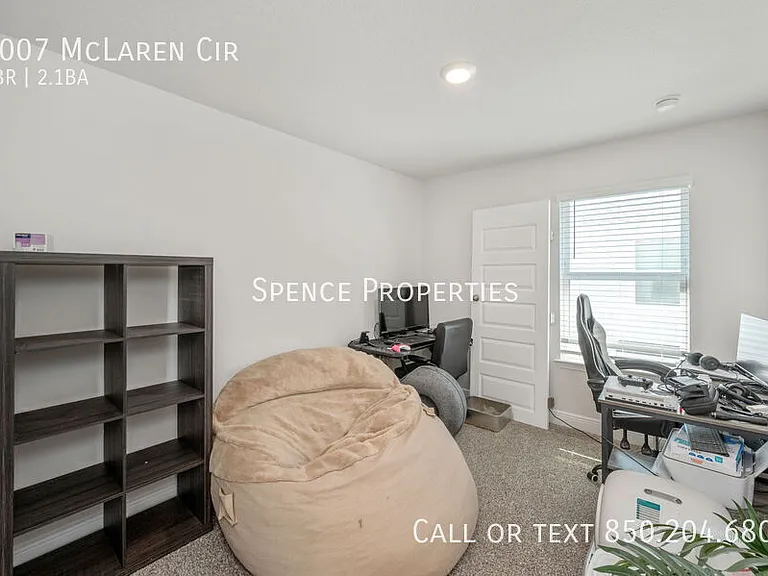 1007 McLaren Cir — Photo 21