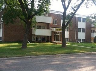 250 21st St NW #16, Owatonna, MN 55060