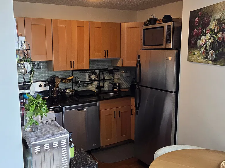 111 W Maple St #2407 — Photo 4