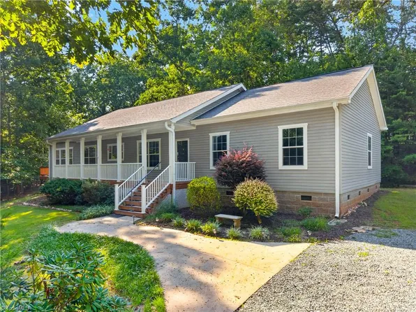 1507 Ridgewood Rd, Franklinville, NC 27248