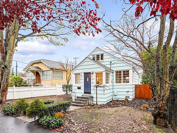 Large front yard with lots hardscaped entry walkway. Yard maintenance included.