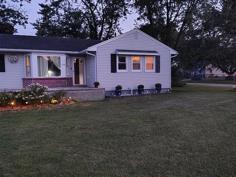 1818 Asbury Ave — Photo 4