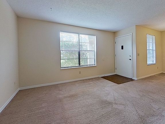 4th image of 480 Bentwood Ln #2B-1BA-921SQFT