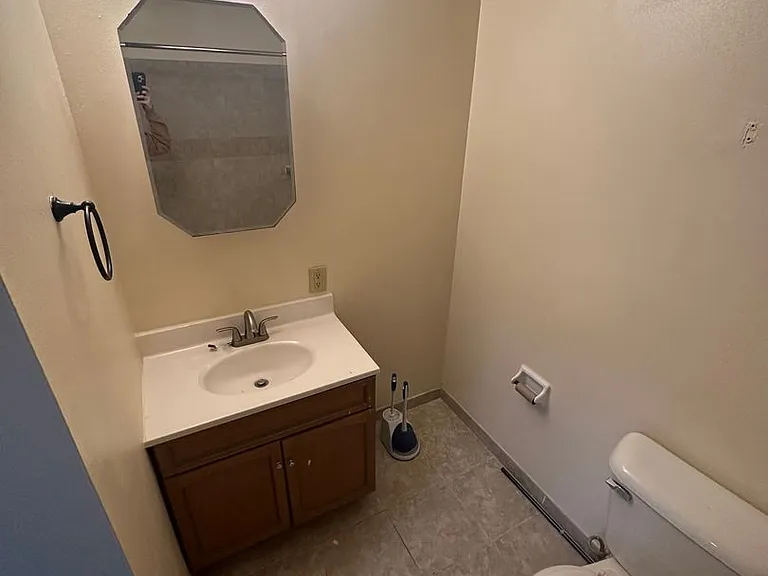 10628 W Dakota St — Photo 16