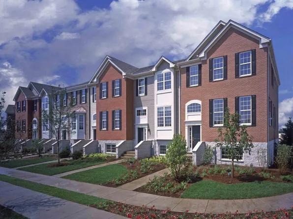 775 Lewisburg Ln, Aurora, IL 60504