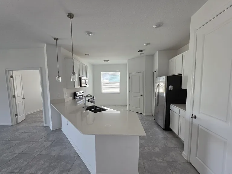 316 Heroic Rd — Photo 3