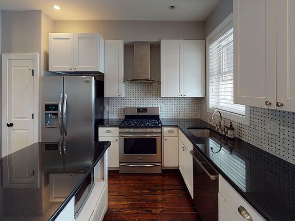 3rd image of 509 S Kenwood Ave