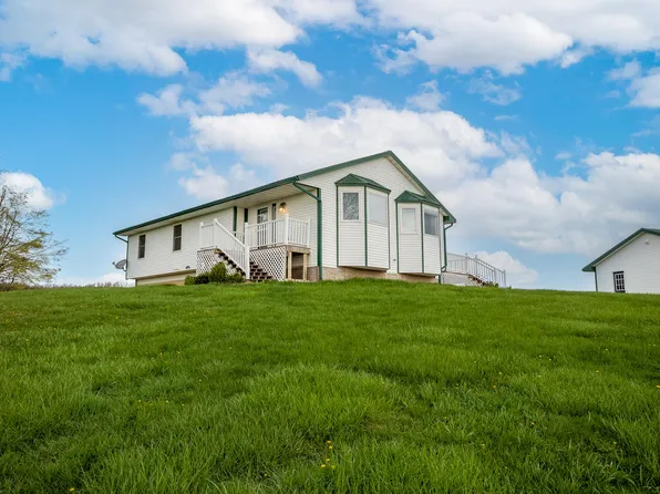 12020 Burton Rd, Manitou Beach, MI 49253