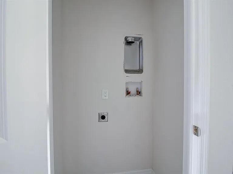 855 E Vine St #A — Photo 7