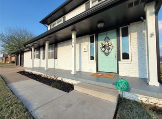 904 S Howard Ave, Moore, OK 73160