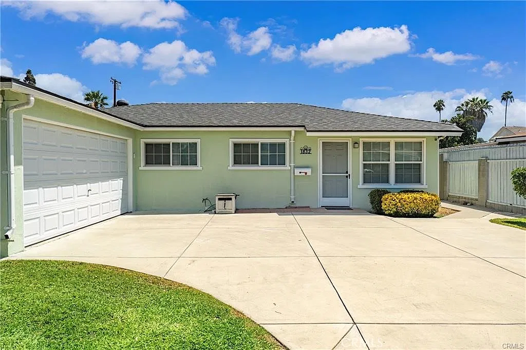 4 bed, 1170 sqft, $3,500 — Photo 1