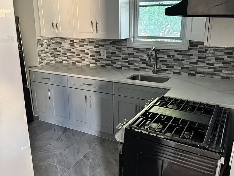267-269 Goldsmith Ave #C — Photo 8