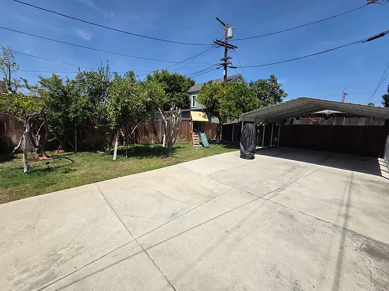 2910 2nd Ave — Photo 23