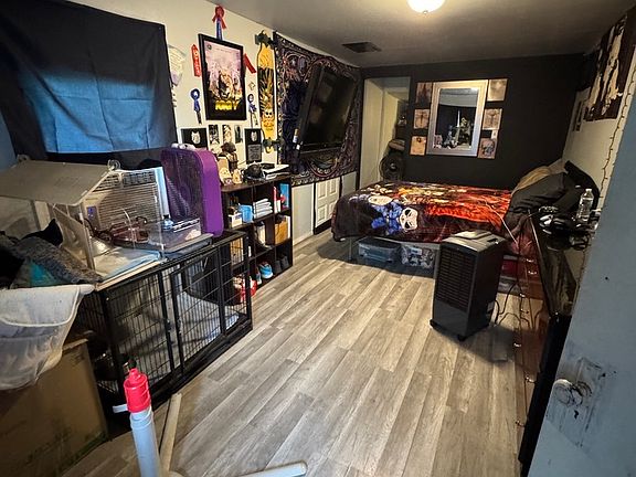 5th image of 3042 Horton St
