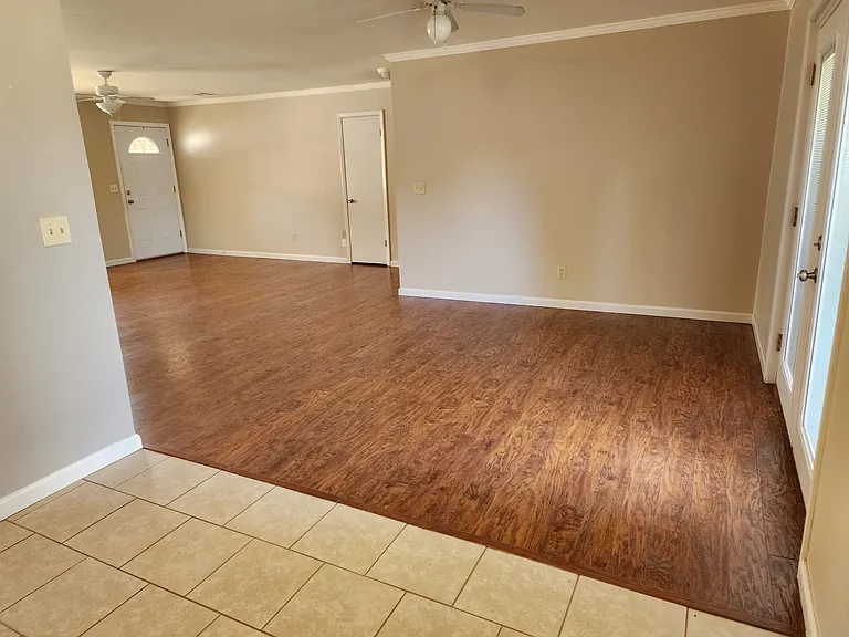 1112 N Hickory Ave — Photo 7