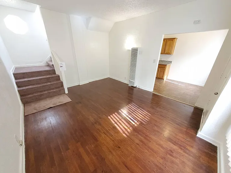 1124 Huntington Dr #H — Photo 5