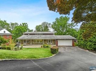 12 Farview Rd, Millburn, NJ 07041