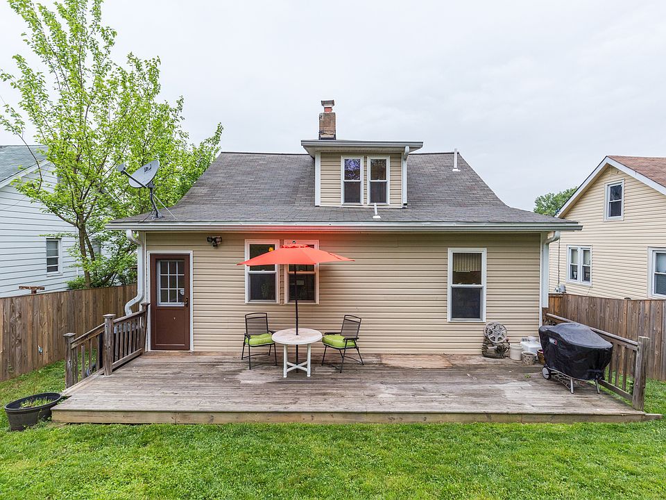 2nd image of 1811 Kearny St NE